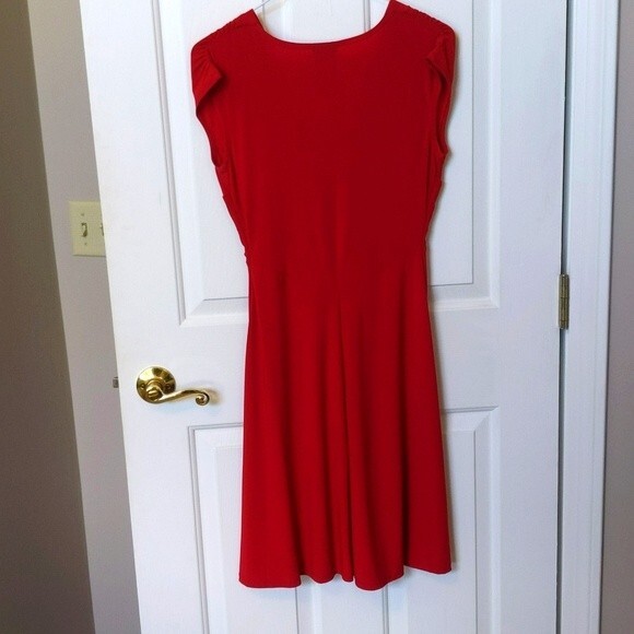 Bisou Bisou Michele Bohbot red plunge v-neck neckline cap sleeve - size 4 - Picture 5 of 7